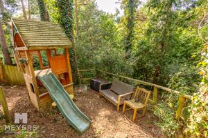 Photo 11- click for photo gallery